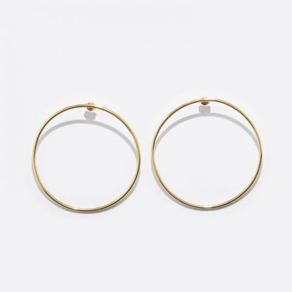 Mitte L, pendientes de aro en tono dorado